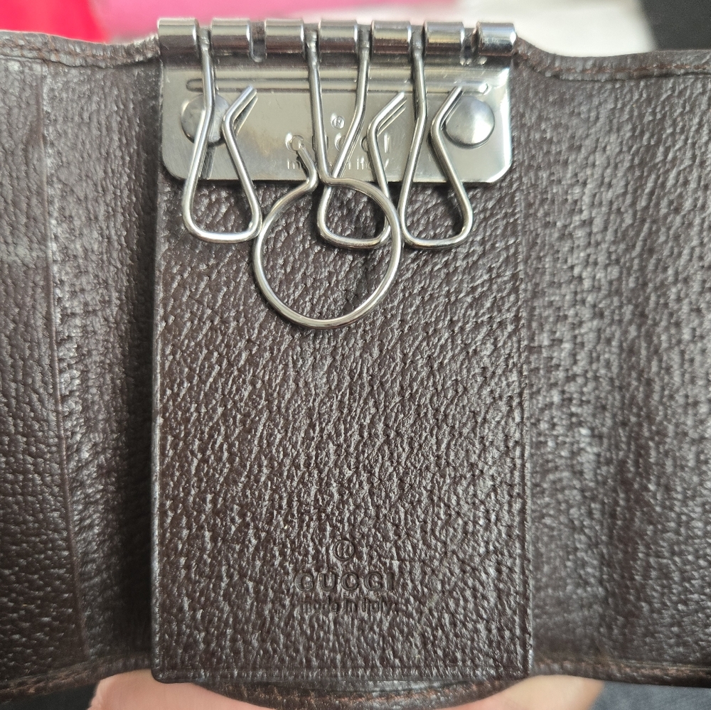 Gucci Brown and Green Key Holder with Signature Stripe - Picture 7 of 9